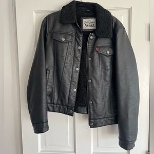 Levi's Women’s Classic Trucker Jacket with Removable Sherpa Collar